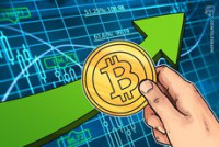 BTC徘徊8万关口：多头链上积累or空头衍生品压制？