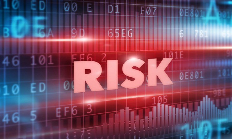 unsafe-risk-trading-bitcoin-750x500