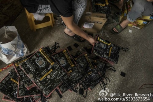 纽时科技影像：令人脑洞大开的化外之地 探访中国比特币矿场 